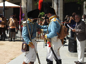 XIII Festa Reviu els Setges Napole&ograve;nics de Girona. Desfilada pels carrers de Girona