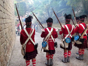 XIII Festa Reviu els Setges Napole&ograve;nics de Girona. Desfilada pels carrers de Girona
