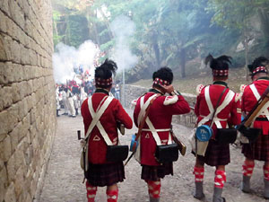 XIII Festa Reviu els Setges Napole&ograve;nics de Girona. Desfilada pels carrers de Girona