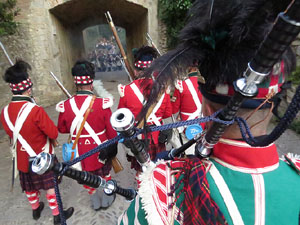 XIII Festa Reviu els Setges Napole&ograve;nics de Girona. Desfilada pels carrers de Girona