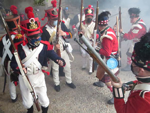 XIII Festa Reviu els Setges Napole&ograve;nics de Girona. Desfilada pels carrers de Girona