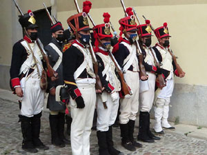 XIII Festa Reviu els Setges Napole&ograve;nics de Girona. Desfilada pels carrers de Girona