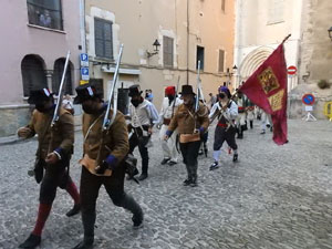 XIII Festa Reviu els Setges Napole&ograve;nics de Girona. Desfilada pels carrers de Girona