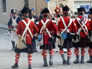 XIII Festa Reviu els Setges Napole&ograve;nics de Girona. Desfilada pels carrers de Girona