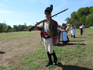 XIII Festa Reviu els Setges Napole&ograve;nics de Girona. Desfilada pels carrers de Girona