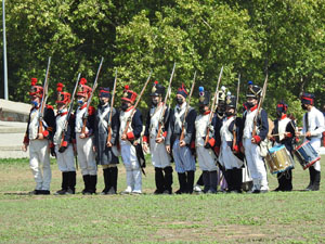 XIII Festa Reviu els Setges Napole&ograve;nics de Girona. Desfilada pels carrers de Girona