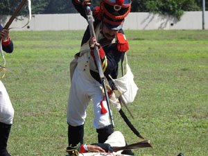 XIII Festa Reviu els Setges Napole&ograve;nics de Girona. Desfilada pels carrers de Girona