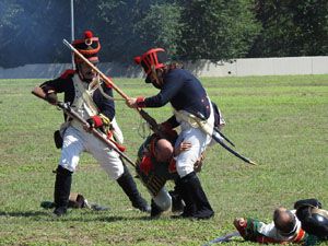 XIII Festa Reviu els Setges Napole&ograve;nics de Girona. Desfilada pels carrers de Girona