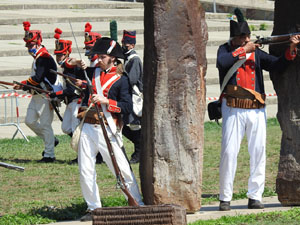 XIII Festa Reviu els Setges Napole&ograve;nics de Girona. Desfilada pels carrers de Girona