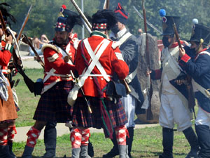 XIII Festa Reviu els Setges Napole&ograve;nics de Girona. Desfilada pels carrers de Girona