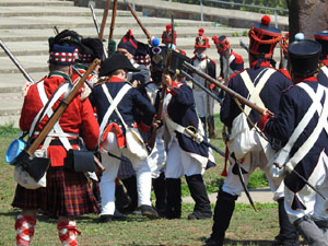 XIII Festa Reviu els Setges Napole&ograve;nics de Girona. Desfilada pels carrers de Girona