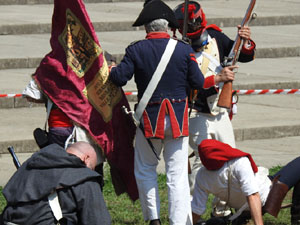 XIII Festa Reviu els Setges Napole&ograve;nics de Girona. Desfilada pels carrers de Girona