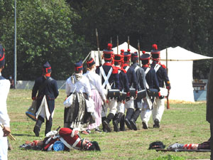 XIII Festa Reviu els Setges Napole&ograve;nics de Girona. Desfilada pels carrers de Girona