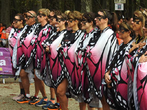 Cursa de la Dona 2022. Concentració i sortida del Parc de la Devesa, cursa pels carrers de Girona