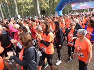 Cursa de la Dona 2022. Concentració i sortida del Parc de la Devesa, cursa pels carrers de Girona