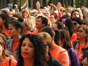 Cursa de la Dona 2022. Concentració i sortida del Parc de la Devesa, cursa pels carrers de Girona