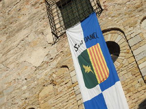 Festa Major de Sant Daniel 2022 - Cercavila des del mirador de Montorr&oacute; a la placeta d'entrada del Monestir de Sant Daniel