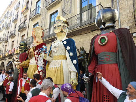 Els gegants de la Pedrera a la pla&ccedil;a del Vi