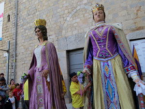 Fires de Sant Narc&iacute;s 2022. Toc de rams. Cerim&ograve;nia del canvi de rams de les gegantes
