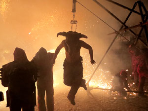 Fires de Sant Narc&iacute;s 2022. El correfoc amb els Diables de l'Onyar