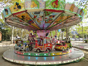 Fires de Sant Narc&iacute;s 2022. Trobada de puntaires al pati de les Magn&ograve;lies