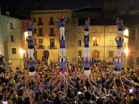 Fires de Sant Narcís 2022. Pilar a les escales de la Catedral