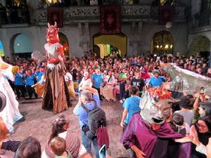 Fires de Sant Narc&iacute;s 2022. El preg&oacute;. Ballades a la pla&ccedil;a del Vi