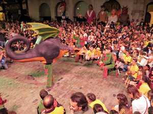 Fires de Sant Narc&iacute;s 2022. El preg&oacute;. Ballades a la pla&ccedil;a del Vi