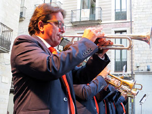 Fires de Sant Narcís 2022. Ballada de sardanes amb la Cobla Montgrins a la plaça del Vi