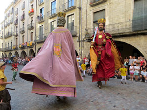 Balls a la plaça del Vi