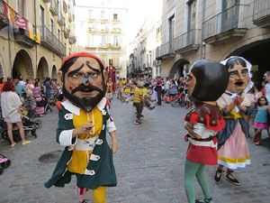 Balls a la plaça del Vi