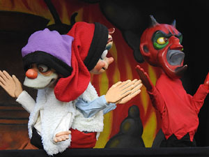 Nadal 2022. Cercavila i Els Pastorets de la Mula Baba a la pla&ccedil;a del Pallol