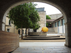 Temps de Flors 2022. UdG. Edifici Les &Agrave;ligues