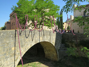 Temps de Flors 2022. Pont sobre el riu Galligants