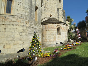 Temps de Flors 2022. Sant Pere de Galligants. Absis, tram 1