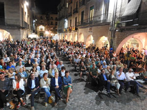 &Uacute;ltima concentraci&oacute; dels dilluns a la pla&ccedil;a del Vi