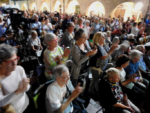 &Uacute;ltima concentraci&oacute; dels dilluns a la pla&ccedil;a del Vi