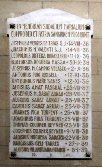 L&agrave;pida a l'interior de l'esgl&eacute;sia del Sagrat Cor. 2018