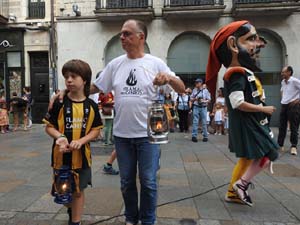 Arribada a la plaça del Vi i ball de l'Àliga de la Ciutat