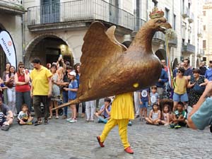 Arribada a la plaça del Vi i ball de l'Àliga de la Ciutat