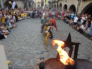 Balls a la pla&ccedil;a del Vi