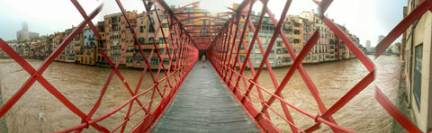 Augment del cabal del riu Onyar després d'un episodi de fortes pluges. 2014