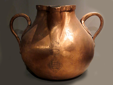 Una de les mesures de la ciutat; el mallal d'oli. Bronze