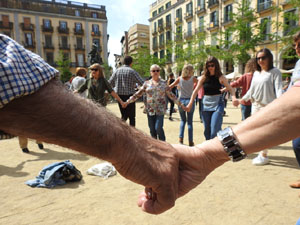 Sant Jordi 2023. Audici&oacute; de sardanes amb la Cobla Bisbal Jove