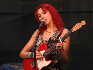 Festival Strenes 2023. Concert de Le Nais a la pujada de Sant Dom&egrave;nec