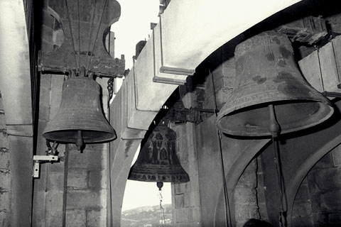Interior del campanar de la Catedral de Girona. 1983