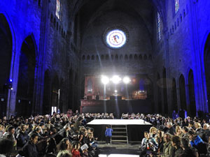 SRepresentació de la Consueta de Sant Jordi cavaller a la nau gòtica de la Catedral