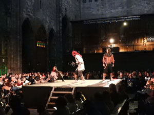 SRepresentació de la Consueta de Sant Jordi cavaller a la nau gòtica de la Catedral