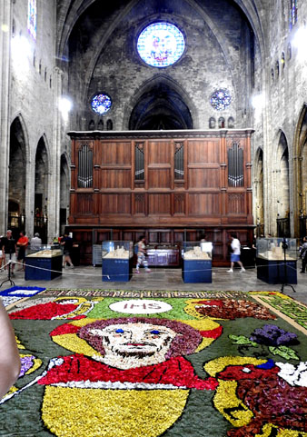 Catifa a l'interior de la nau de la Catedral