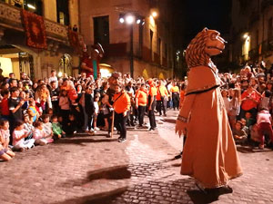 Ballades a la pla&ccedil;a del Vi